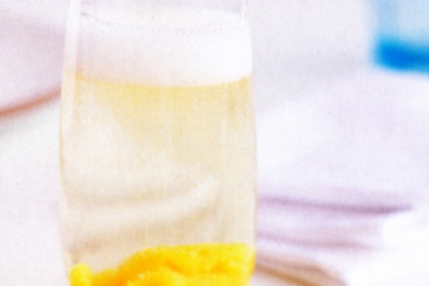 Sparkling mango cocktails