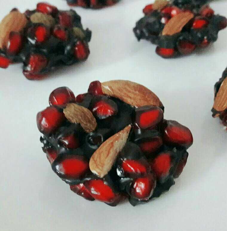 Dark Chocolate Pomegranate Bites