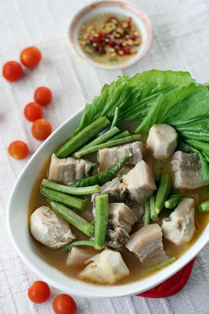 Sinigang(Pork Stew In Tamarind Broth)