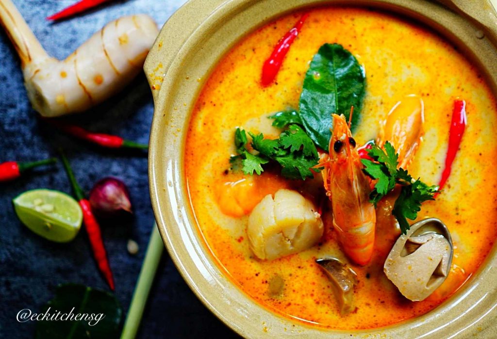 Tom Yum Goong (Thai Spicy & Sour Soup)