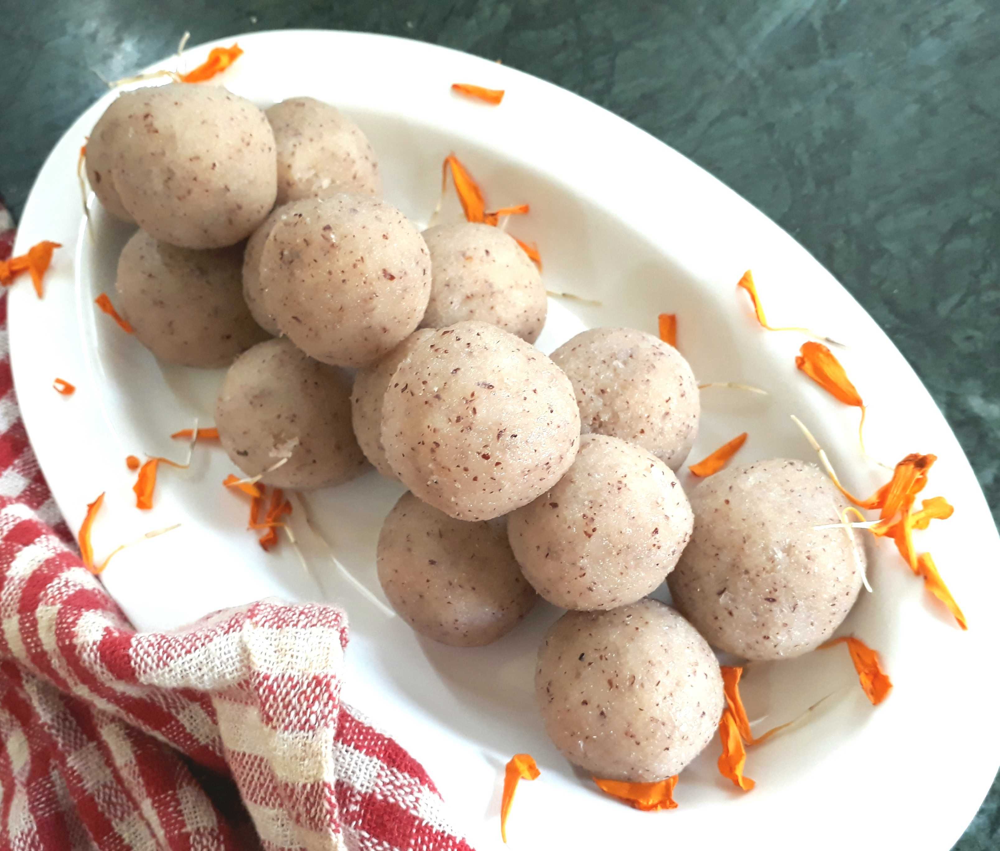 Narkel Naru | Coconut Laddu