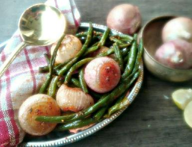 Caramelized Cipollini Onions With Sauteed Green Beans