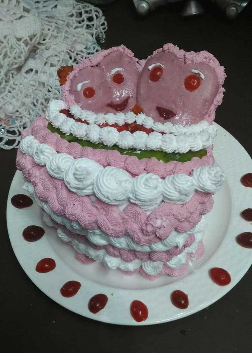  Heart Cake With Three Flavour