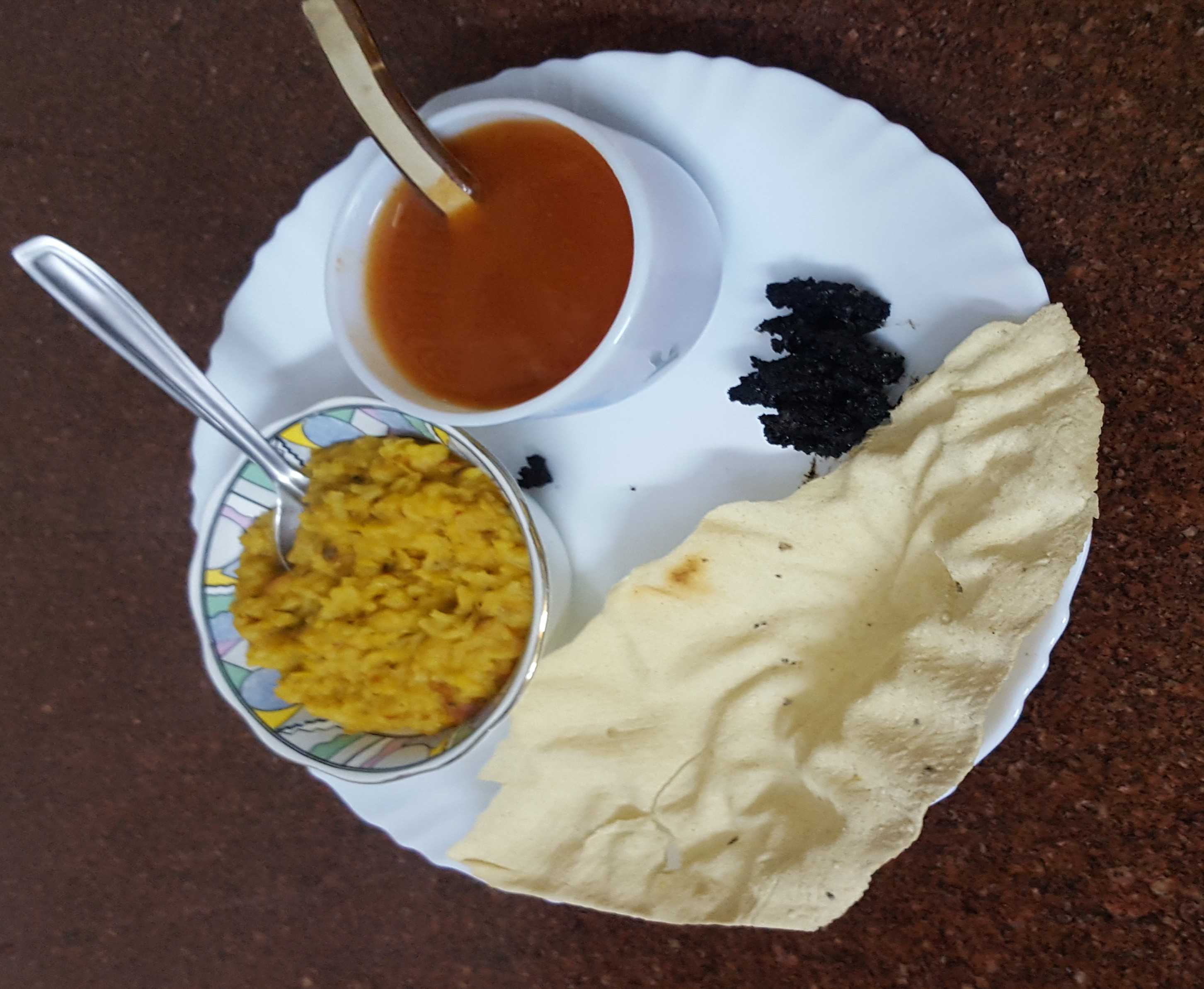 Tuar Dal  Khichdi Wid Tomato Soup