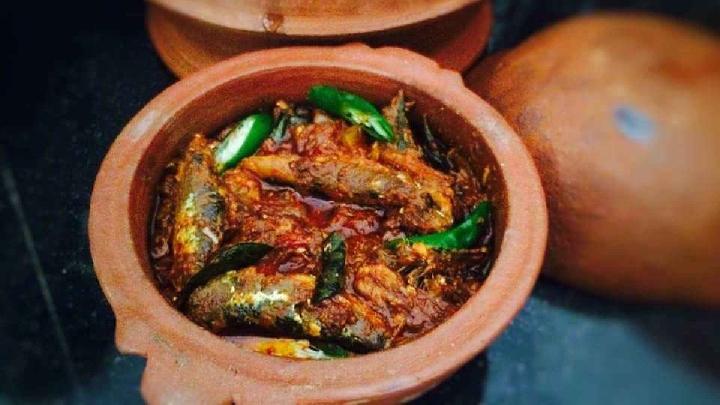 Mathi Mulakitathu(Sardines in Spicy Curry)