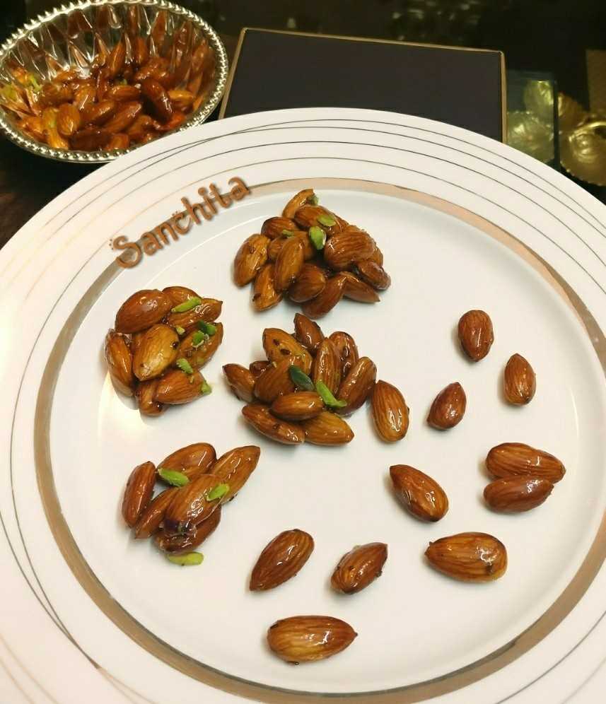 Italian Croccante (Honey Glazed Spicy Almonds Chikki) 