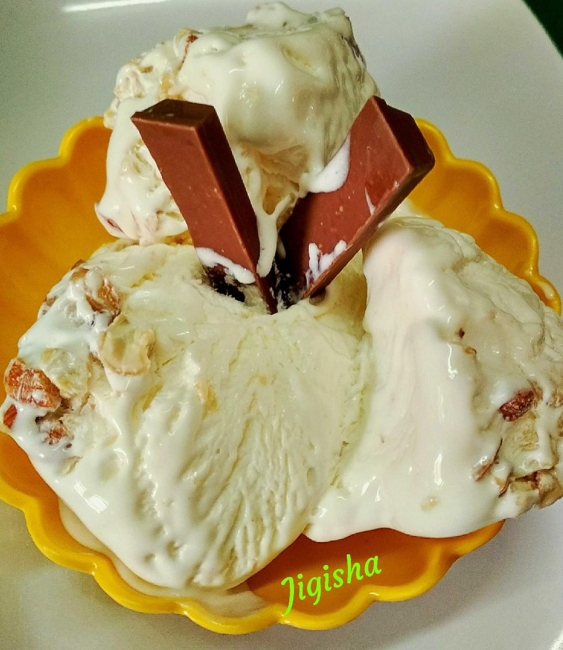 Dry Fruit Ice-cream 