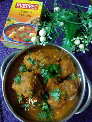 Dudhi Kofta Curry ( Bottleguard/ Lauki Dumplings In Rich Spicy Indian Gravy