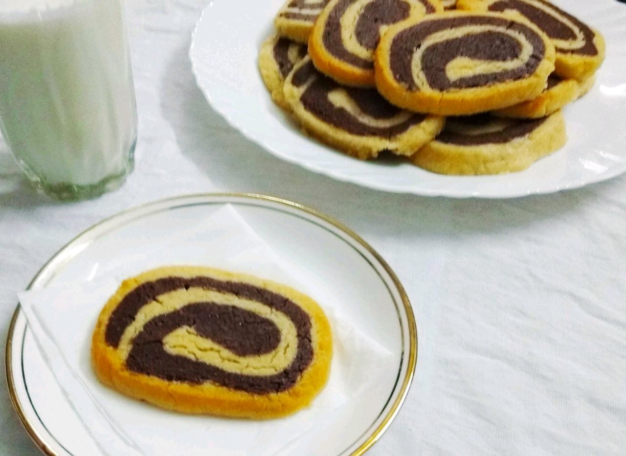 Chocolate Vanilla Swirl Cookies