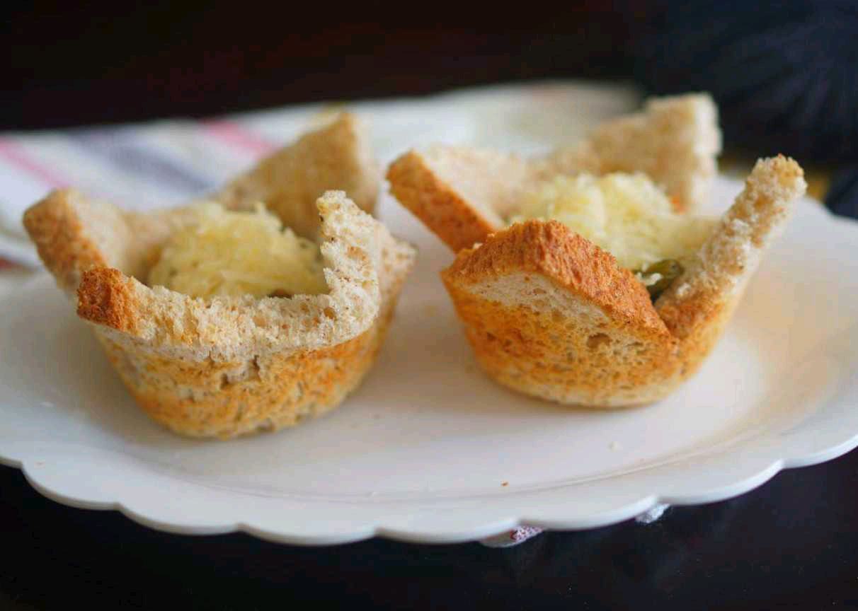 Mini brown bread pizza cups 