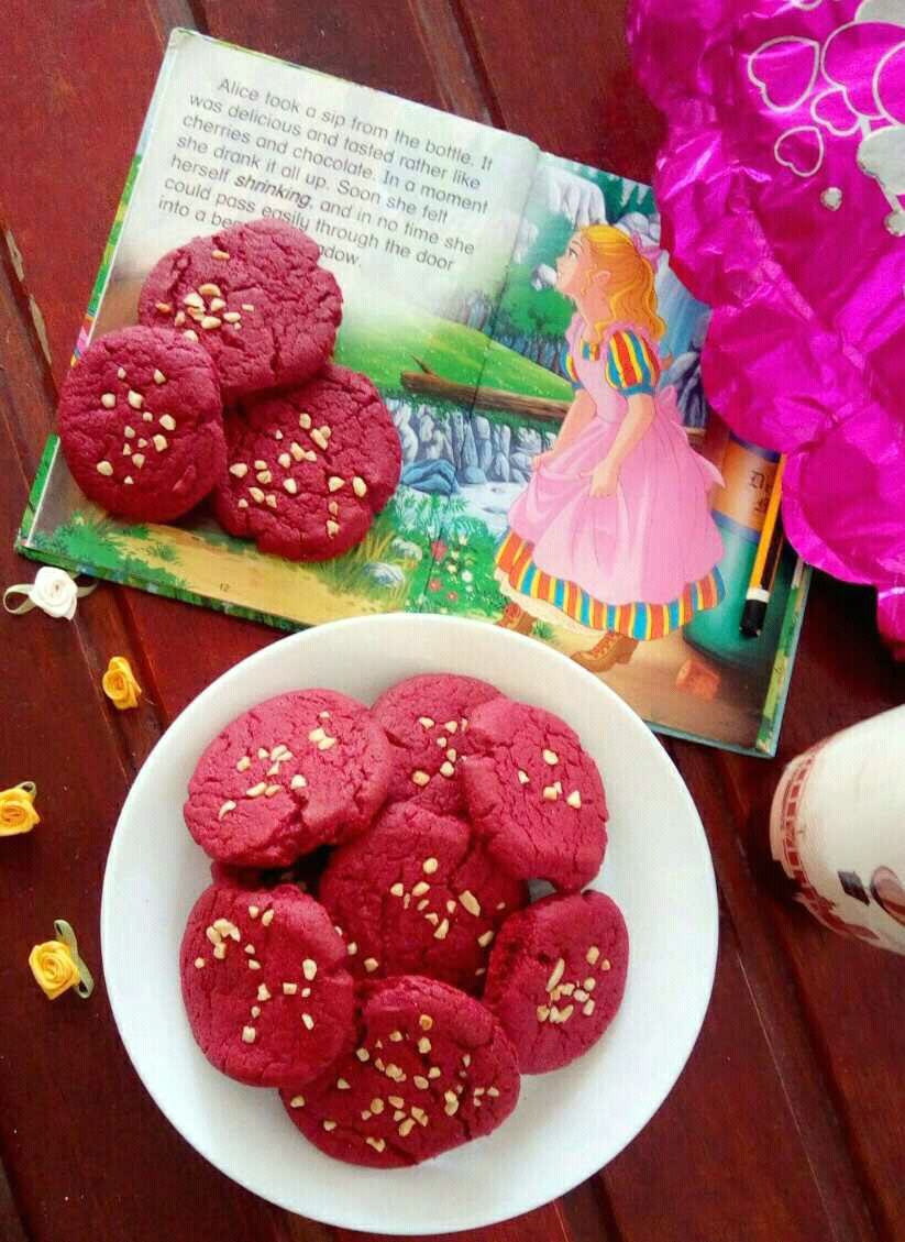 Red velvet chocolate cookies