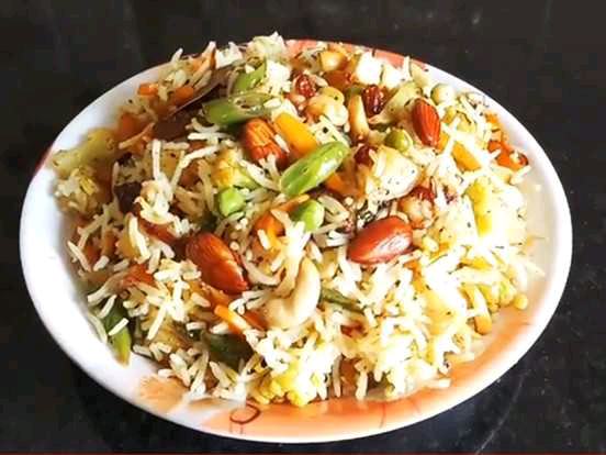 Navratan Pulav

 