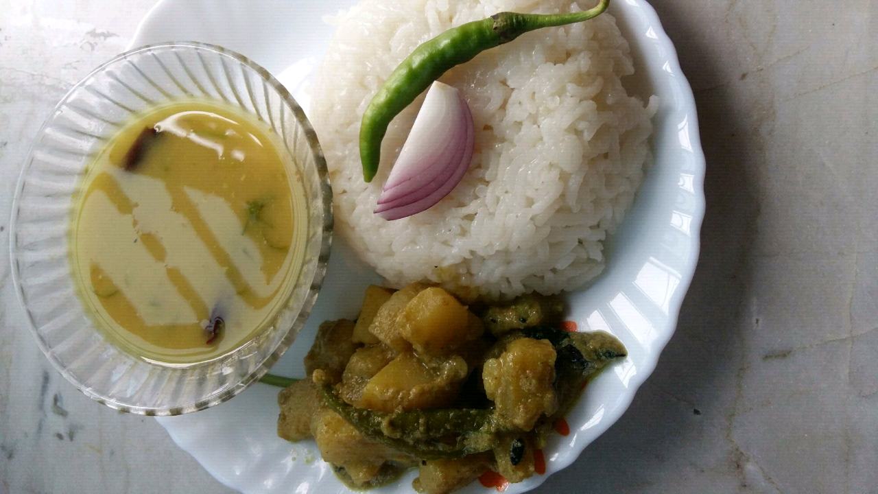 Urad Dal With Potato-Poppy Seed Curry (Biulir Dal , aloo-posto In Bengali)