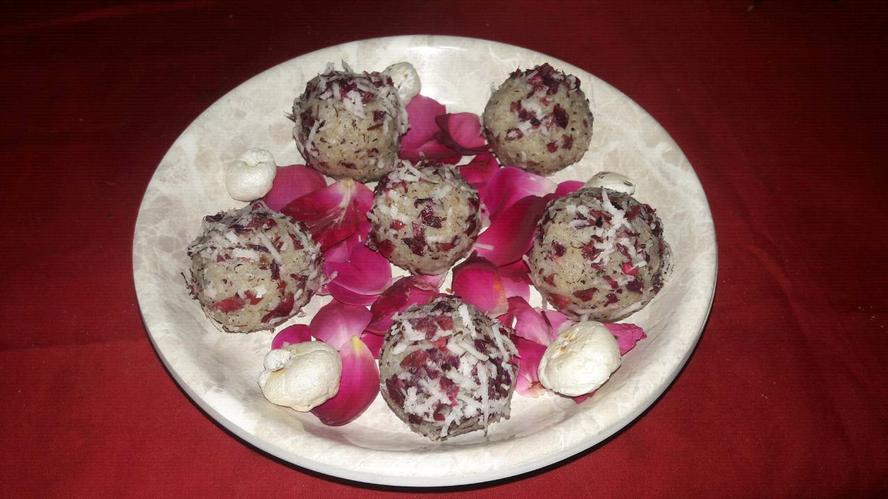 Makhana coconut laddu 