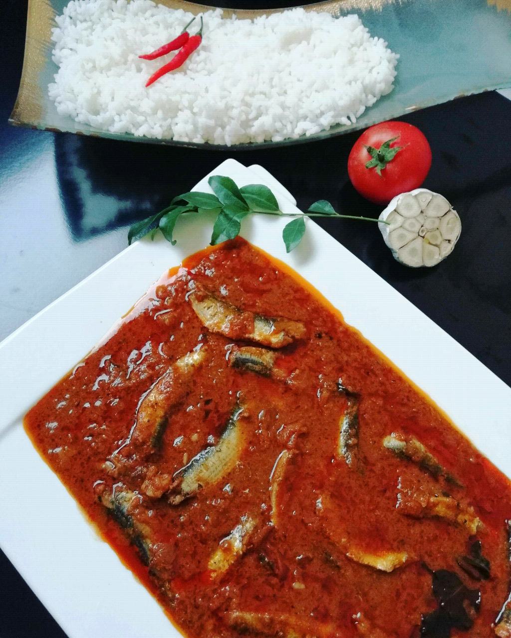 Mathi Milagum Puzhiyum(Sardines Chilli Tamarind  curry )