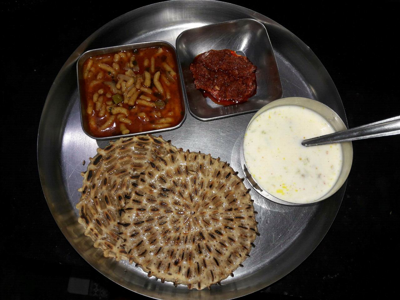 Rajasthani khooba roti 