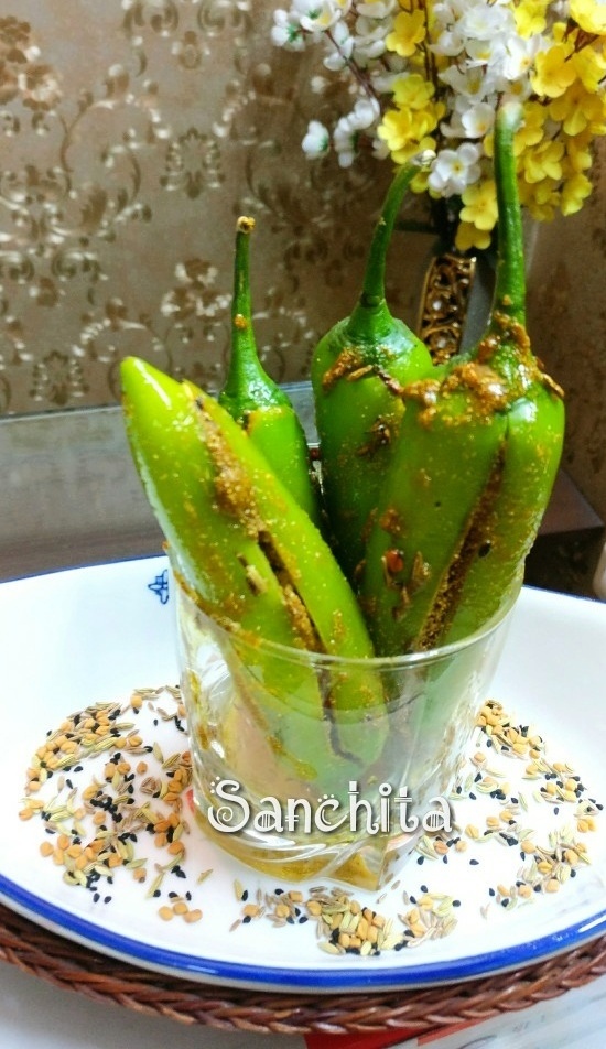 Green chilli pickle/Hari mirch ka achaar