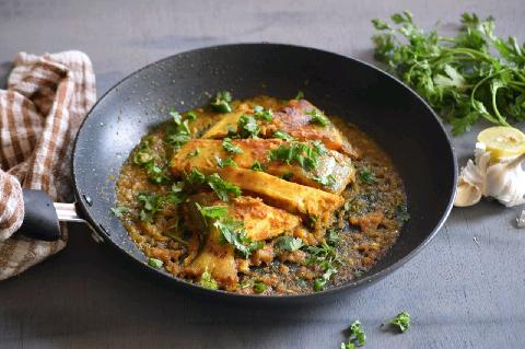 Restaurant Style Pan Fried Garlic Pomfret Masala