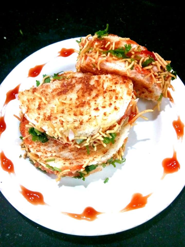 Aloo Tamatar Sandwich