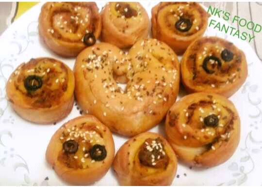 Stuffed Rose Buns With Heart