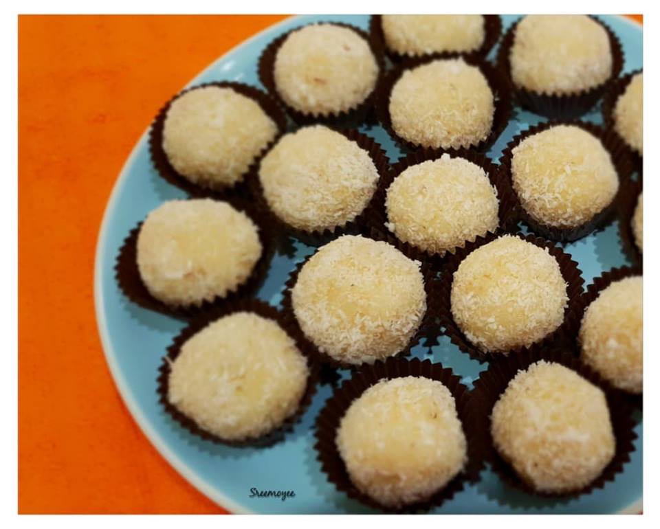 COCONUT LADDOOS