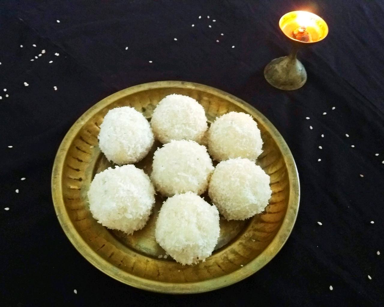Coconut Ladoos