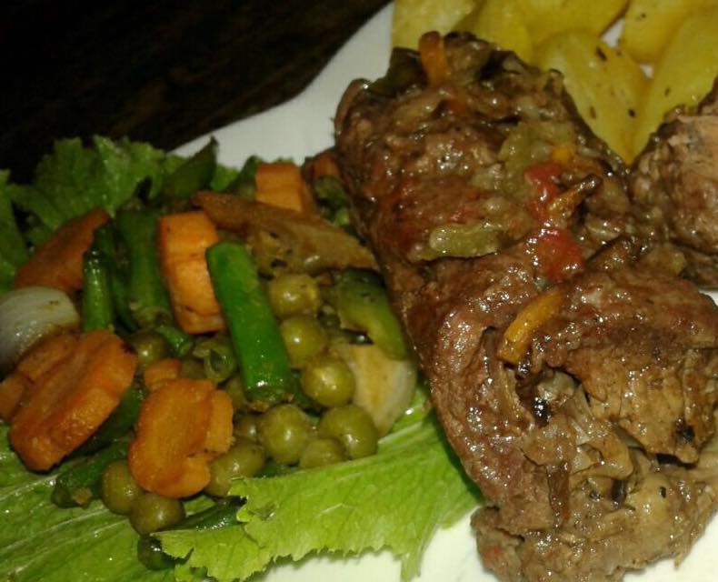 Slow Cooker, Stirfried Veggies stuffed in Steak