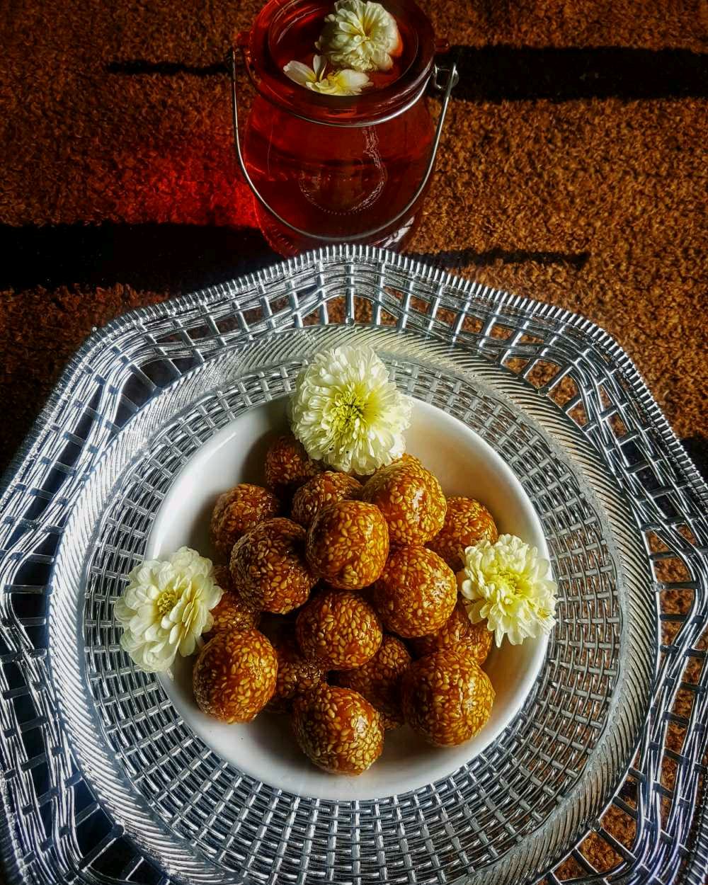 Til Ladoo / White Sesame Seed Balls