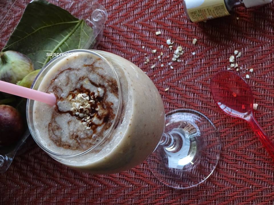 Anjeer or Fig Oats Cashew Nuts Smoothie