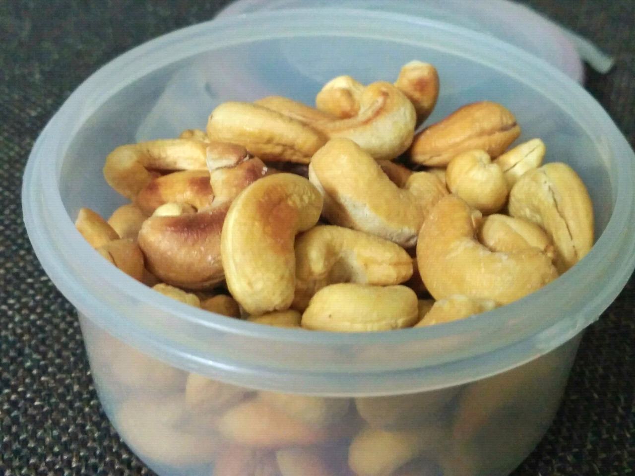  Salted and Roasted Cashews 