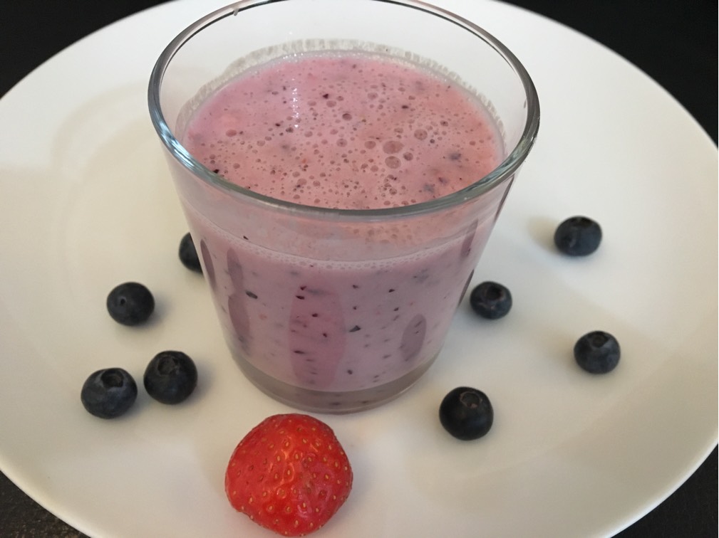 strawberry blueberry smoothie 