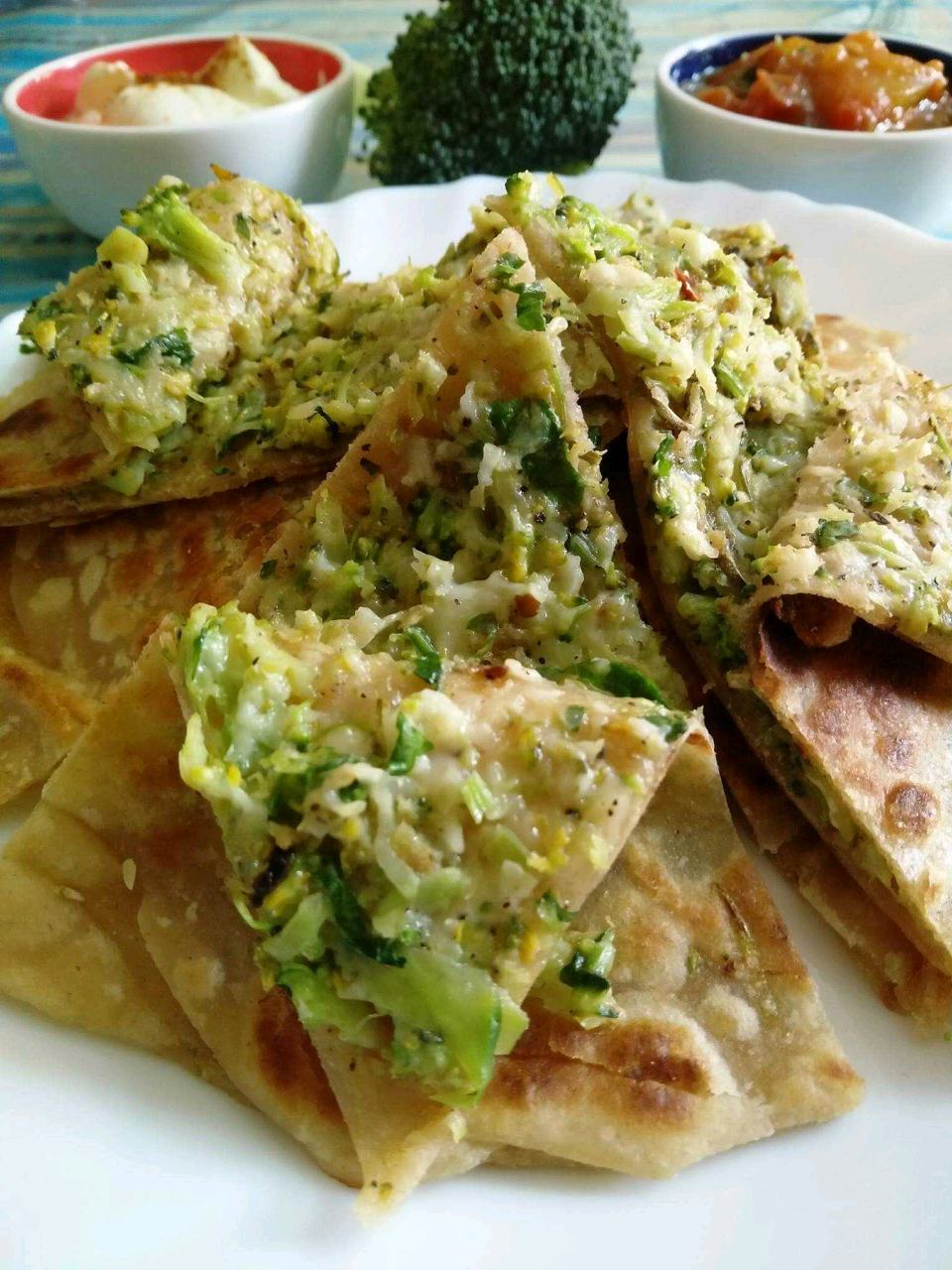 BROCCOLI CHEESE PARATHA