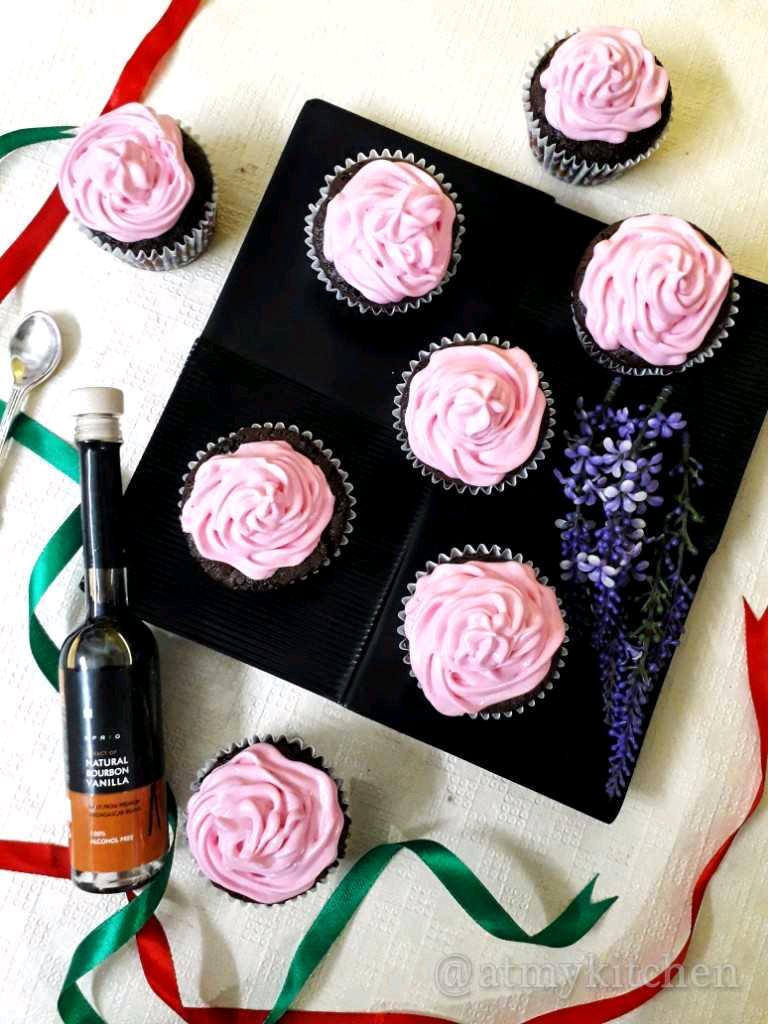 Chocolate Caramel Cupcakes With Strawberry Frosting 
