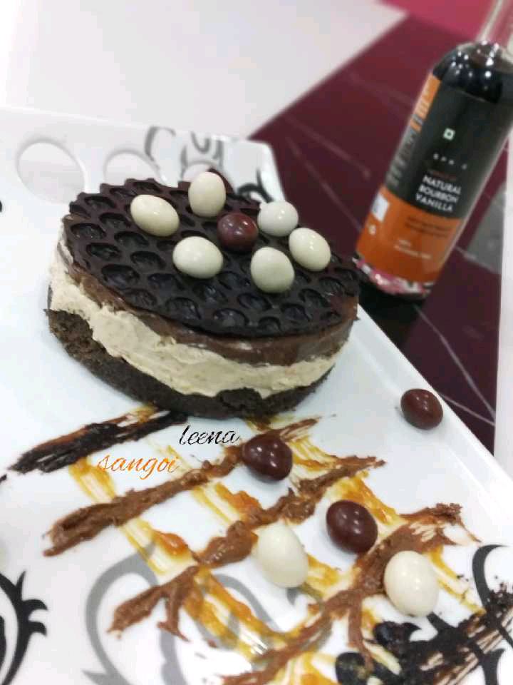 Chocolate Hazelnut & Caramel Mousse Mini naked Cake 