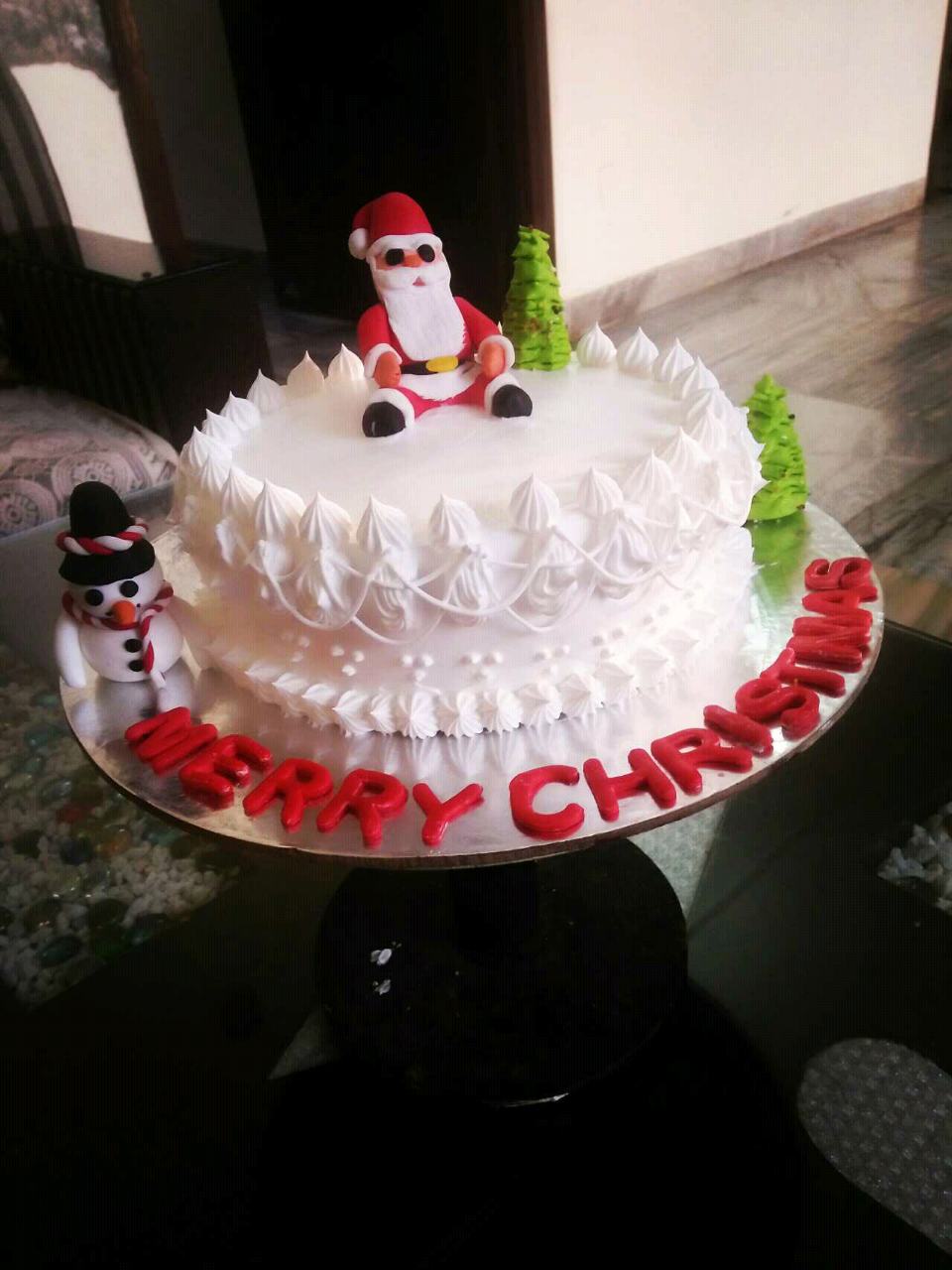 Christmas Cream Cake With Fondant Accents 