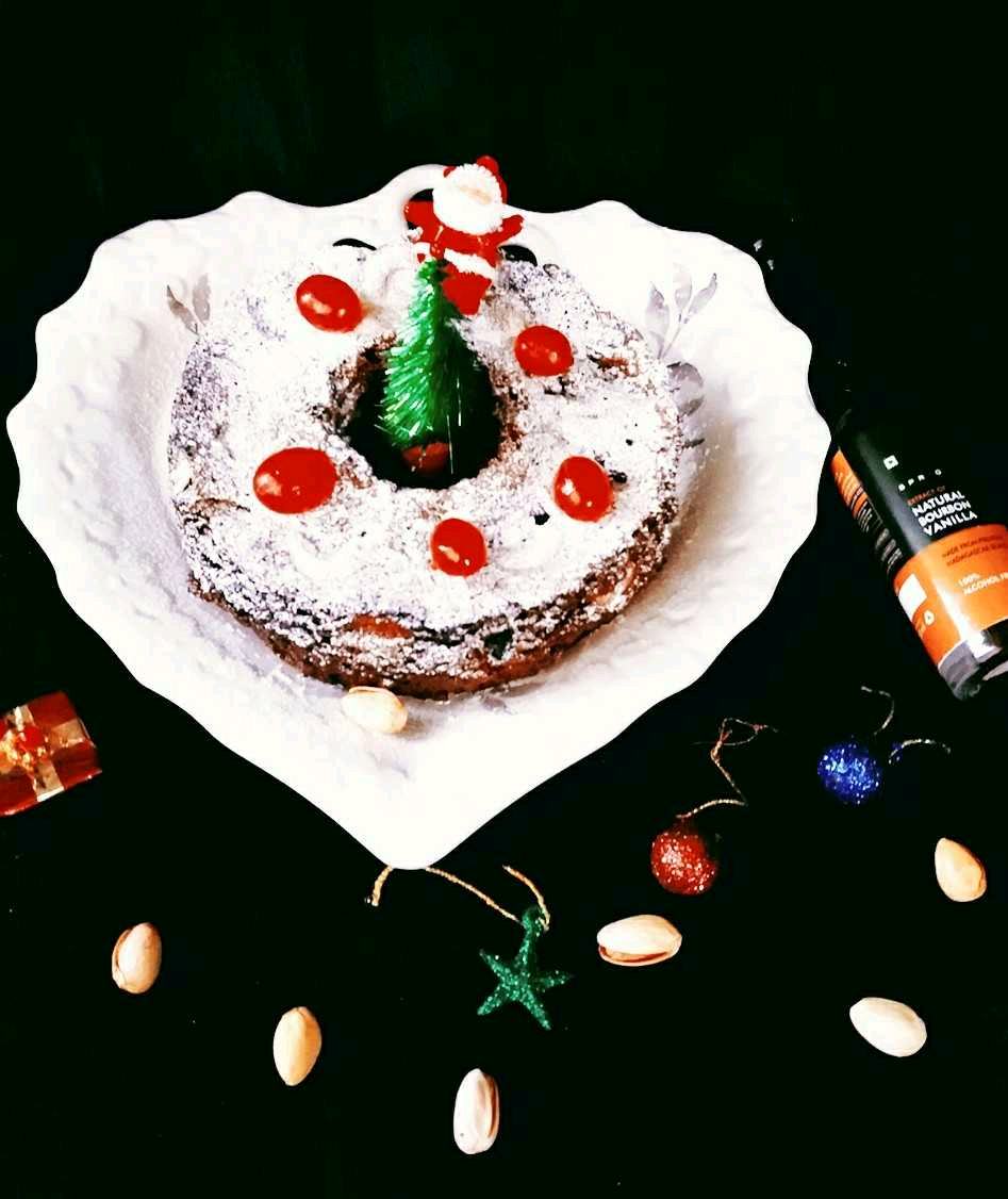 CHRISTMAS FRUIT CAKE
