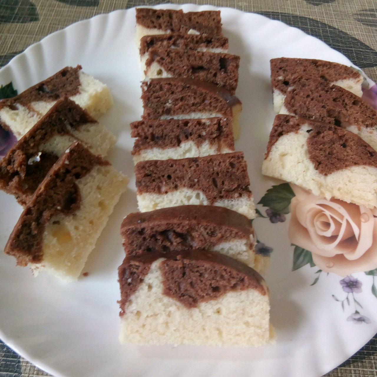 Eggless Coco Vanilla Cake