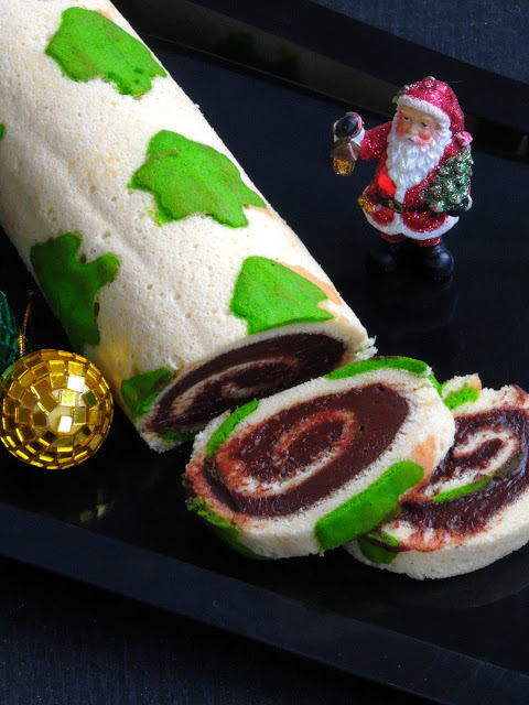 Christmas Tree Patterned Swiss Roll Cake