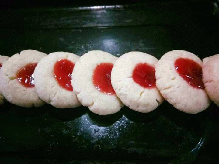 Jam thumb print cookies 