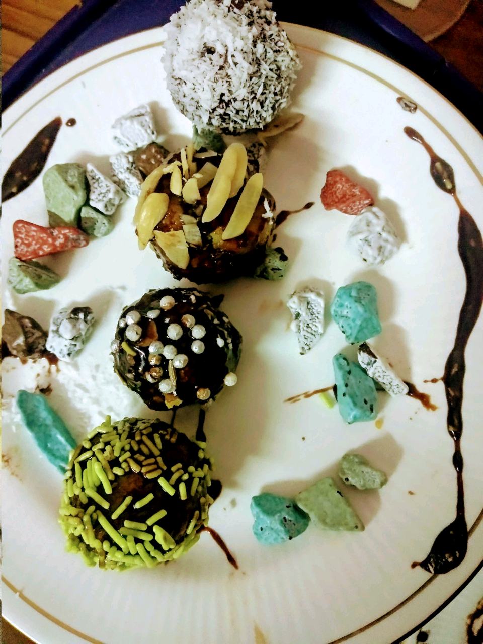 Cake -nuts  Chocolatey Balls
