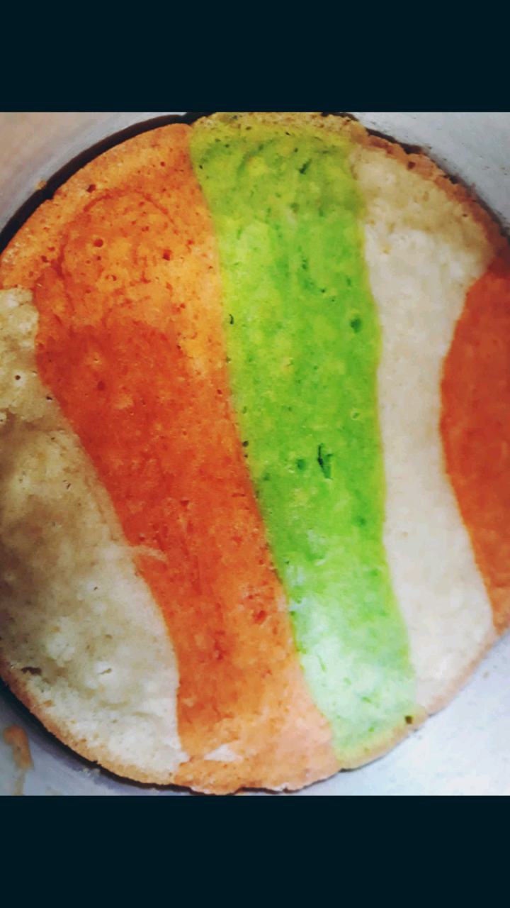 Tricolor Spongy Vanilla Cake