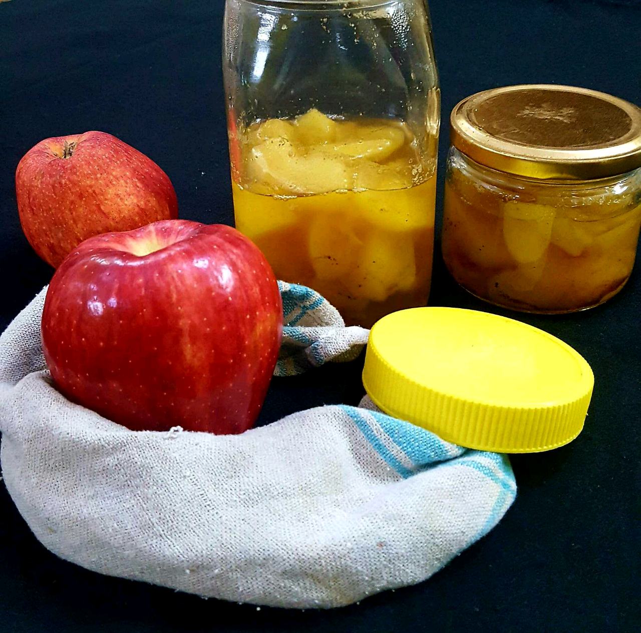 Spice  Canned  Apple  Slices