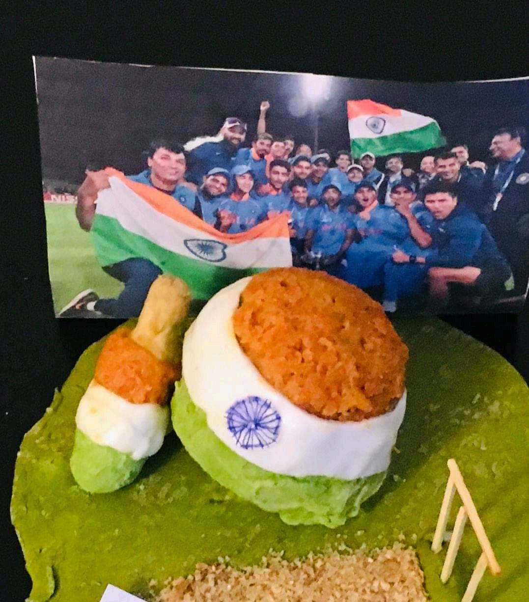 Tricolour Bat&ball With Carrot Halwa And Sandesh. Batter 