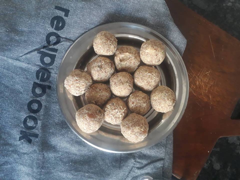 Dry fruit ladoo