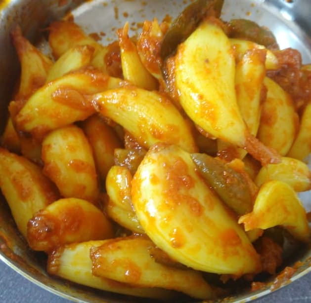 Spicy garlic pickle