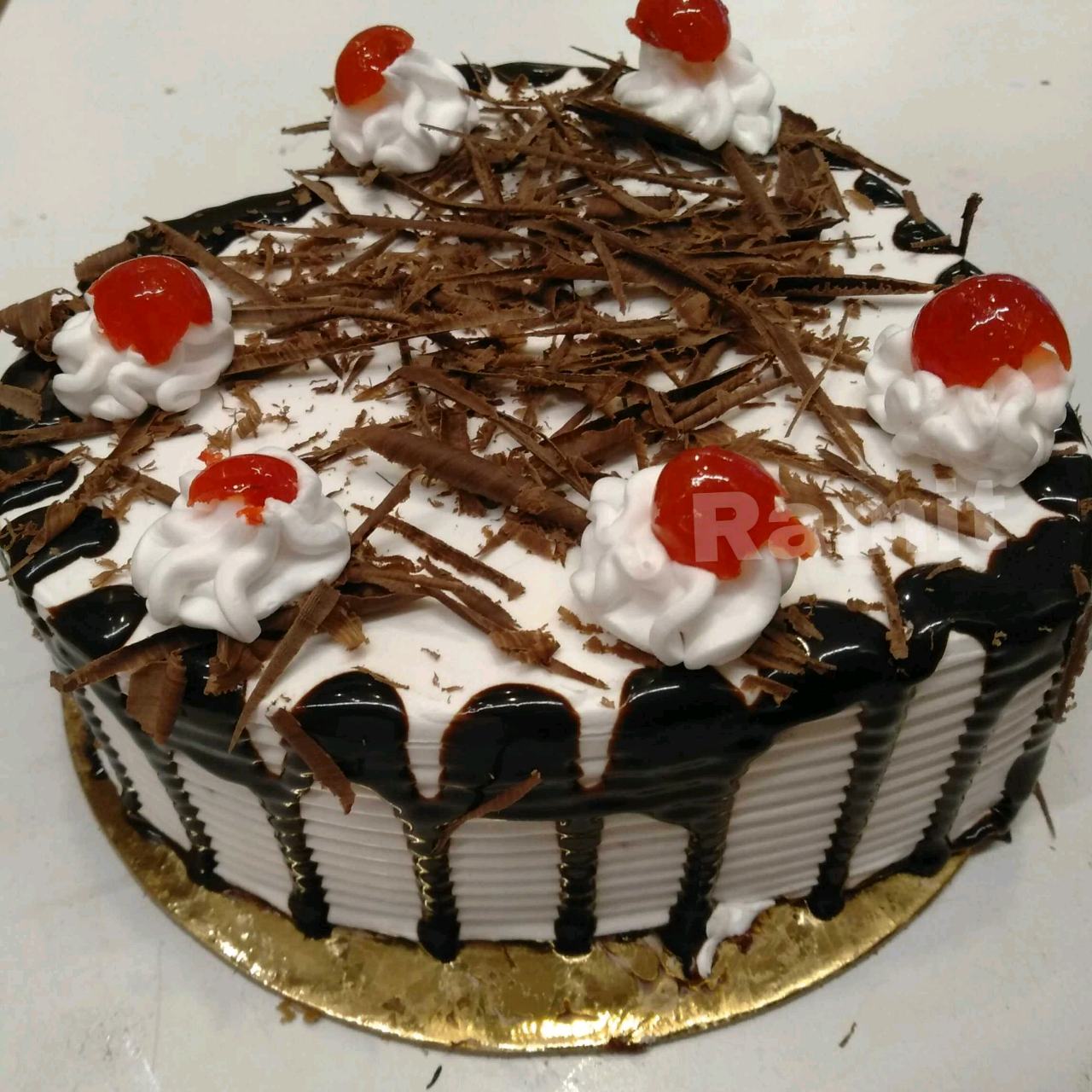 BlackForest (Heart Shaped With Eggs And Sides Combed, Go Through The Picture)