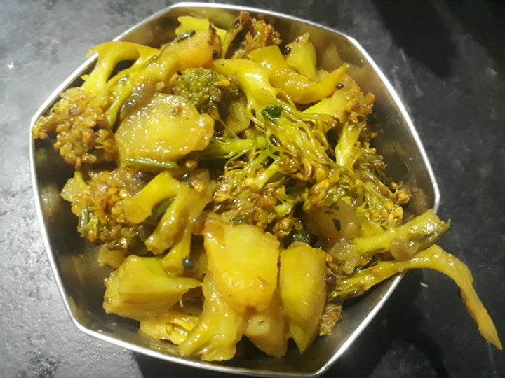 Broccoli potato curry