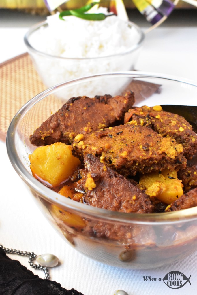 Dhokar Dalna (Bengali Lentil Cake Curry)