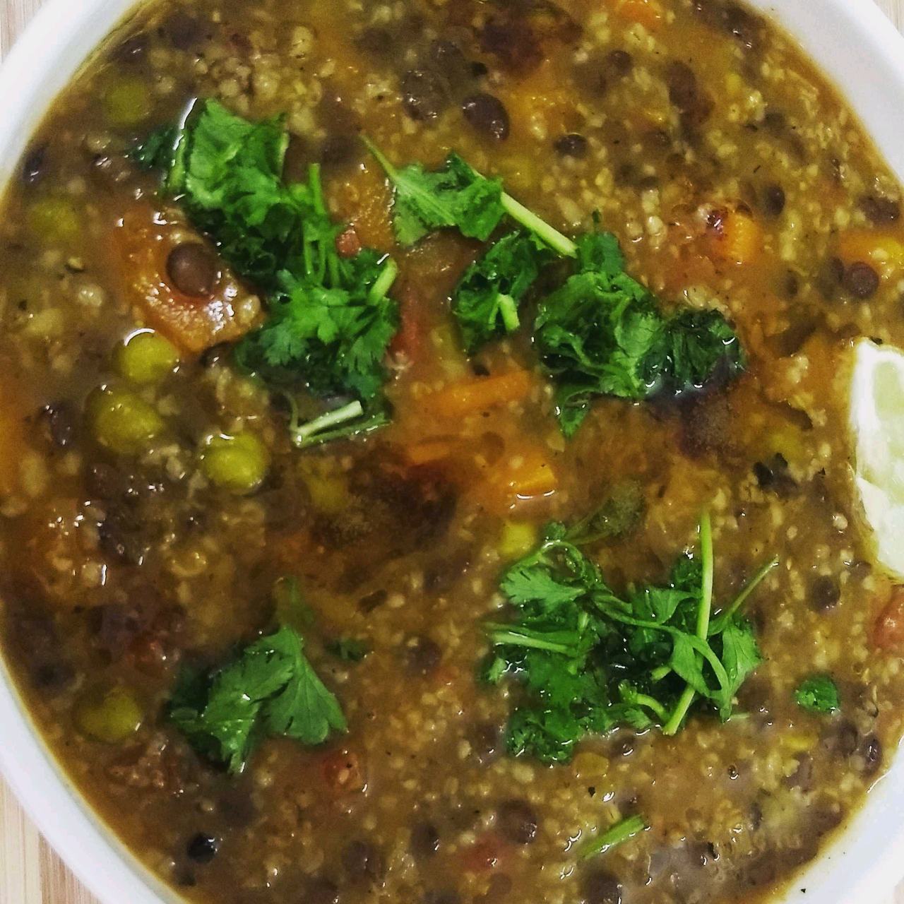 Whole Masoor And Dalia Soup With Veggies
