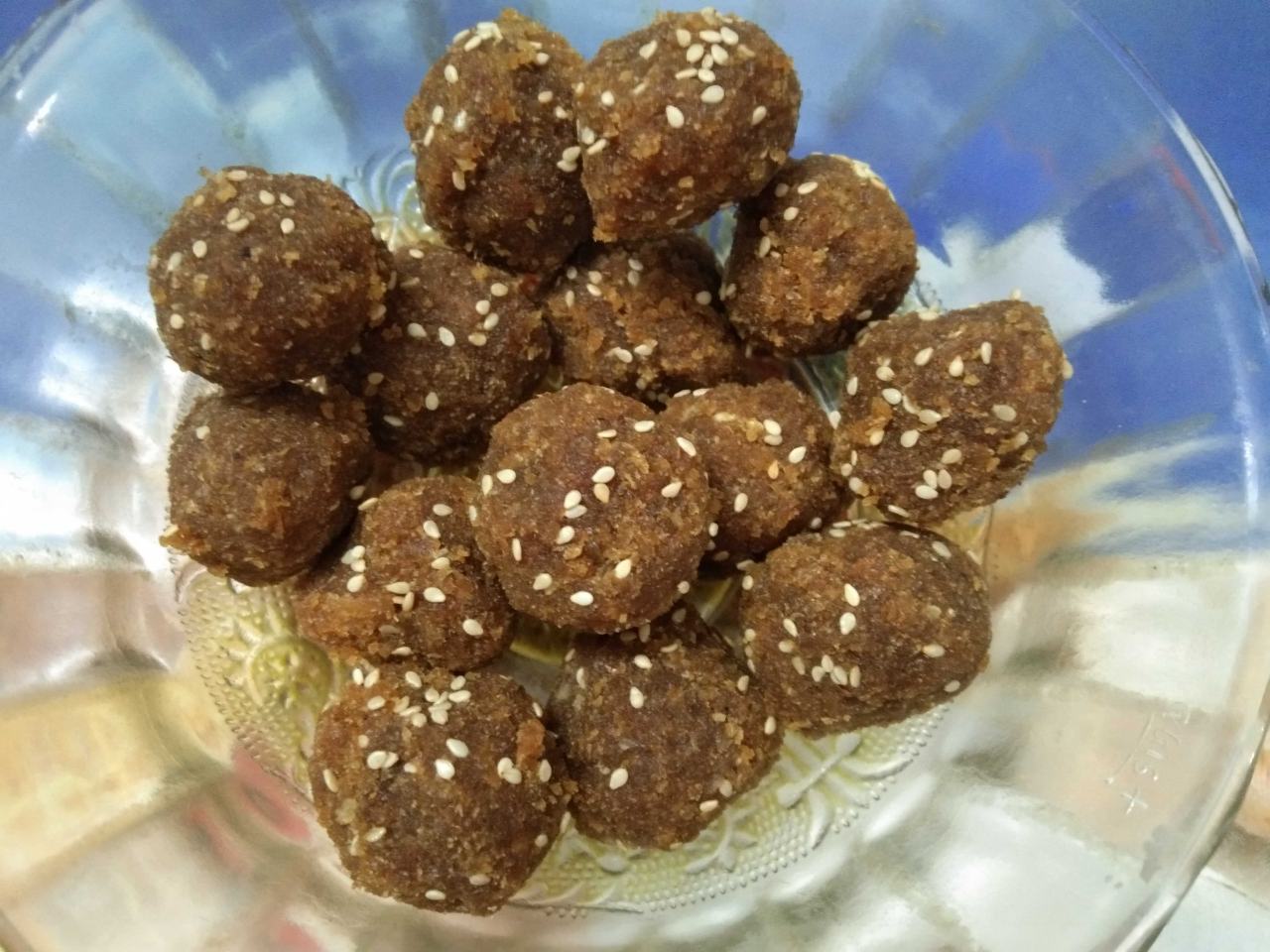 Coconut Laddu With Date Palm Jaggery In Bengali Style